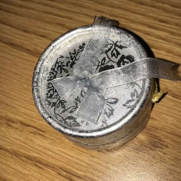 Jewelry - Picture 2 of 5